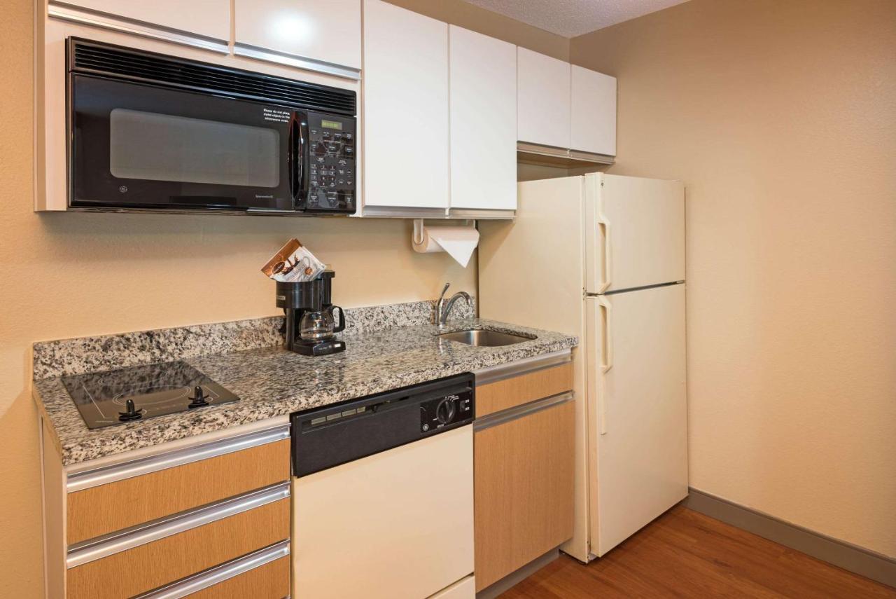 Mainstay Suites Hartford Meriden Extérieur photo