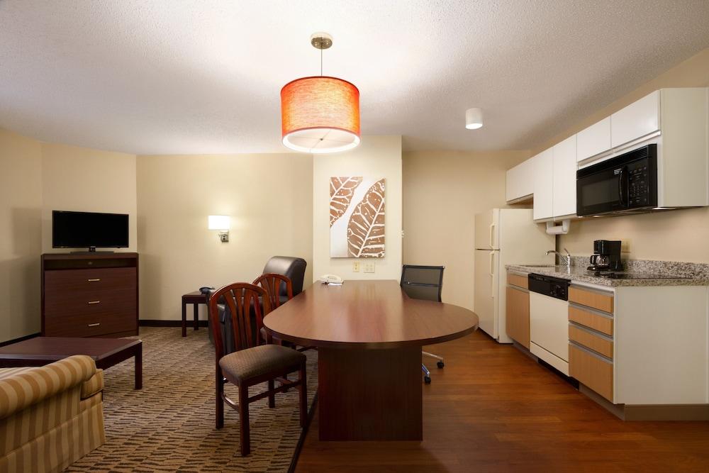 Mainstay Suites Hartford Meriden Extérieur photo